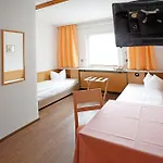 海登施瓦泽酒店